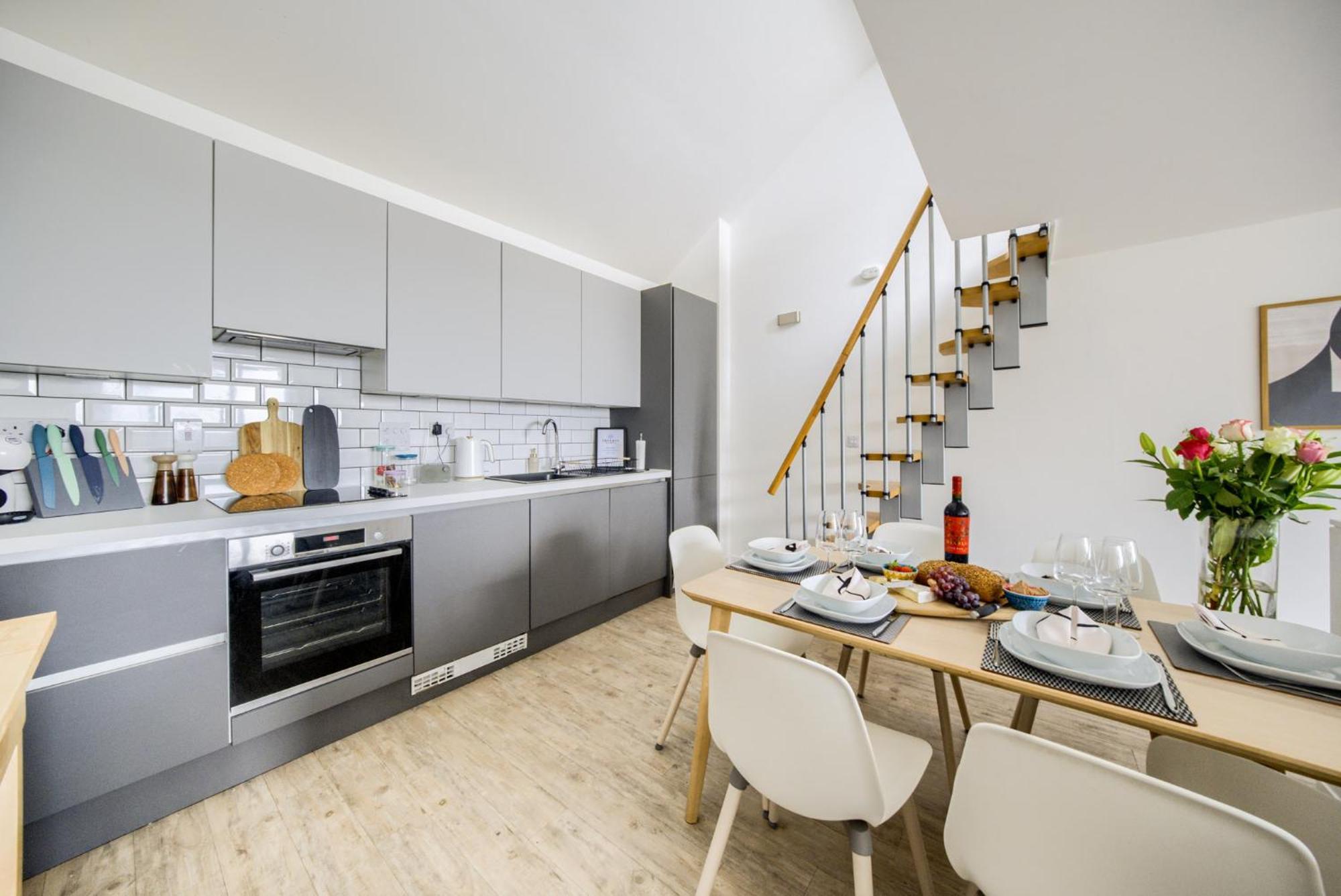 Coventry Large 4-Bed Townhouse By Empower Homes Eksteriør bilde