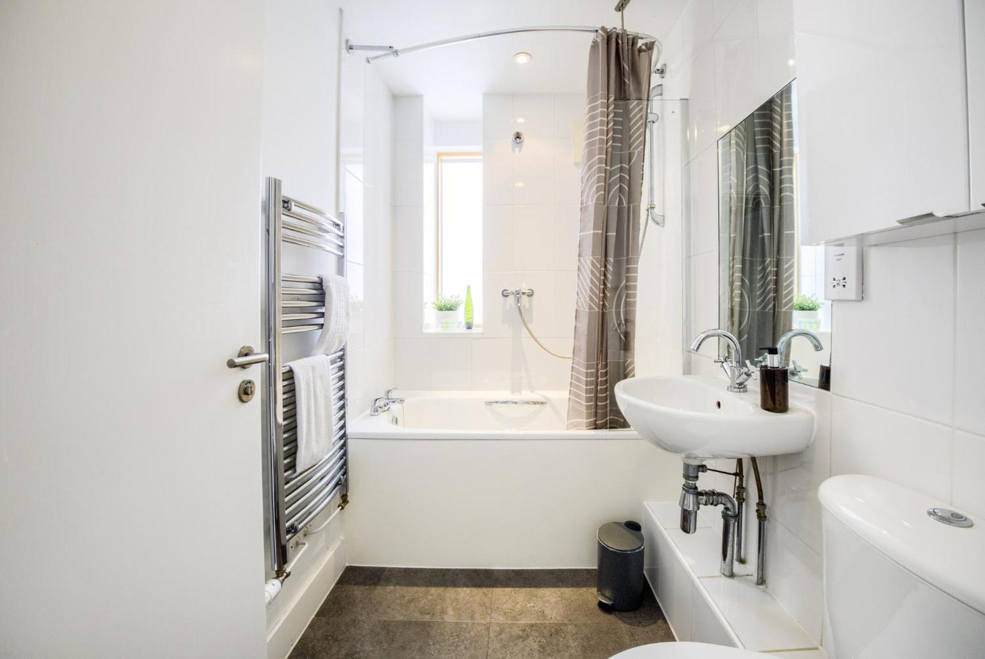 Coventry Large 4-Bed Townhouse By Empower Homes Eksteriør bilde