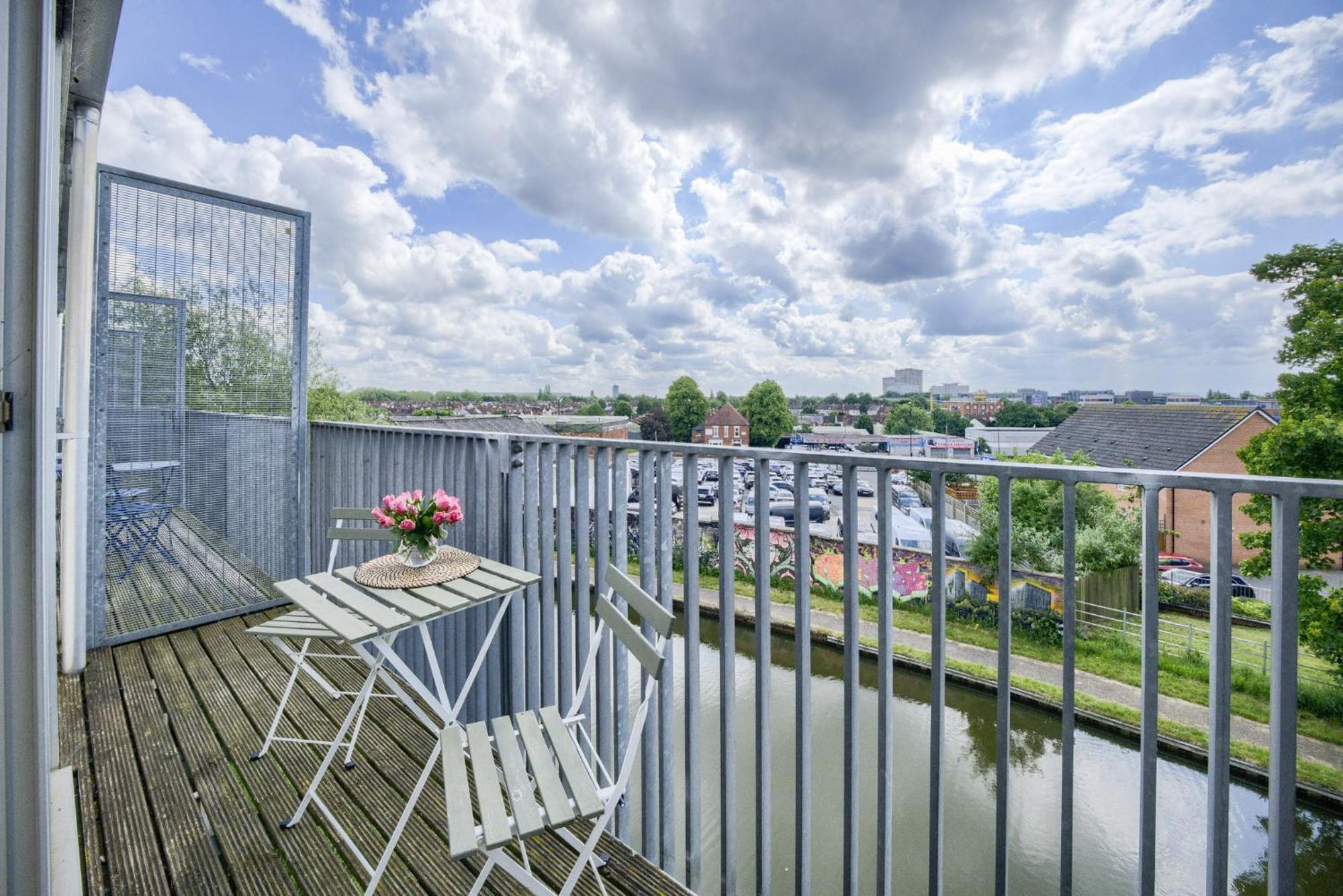 Coventry Large 4-Bed Townhouse By Empower Homes Eksteriør bilde
