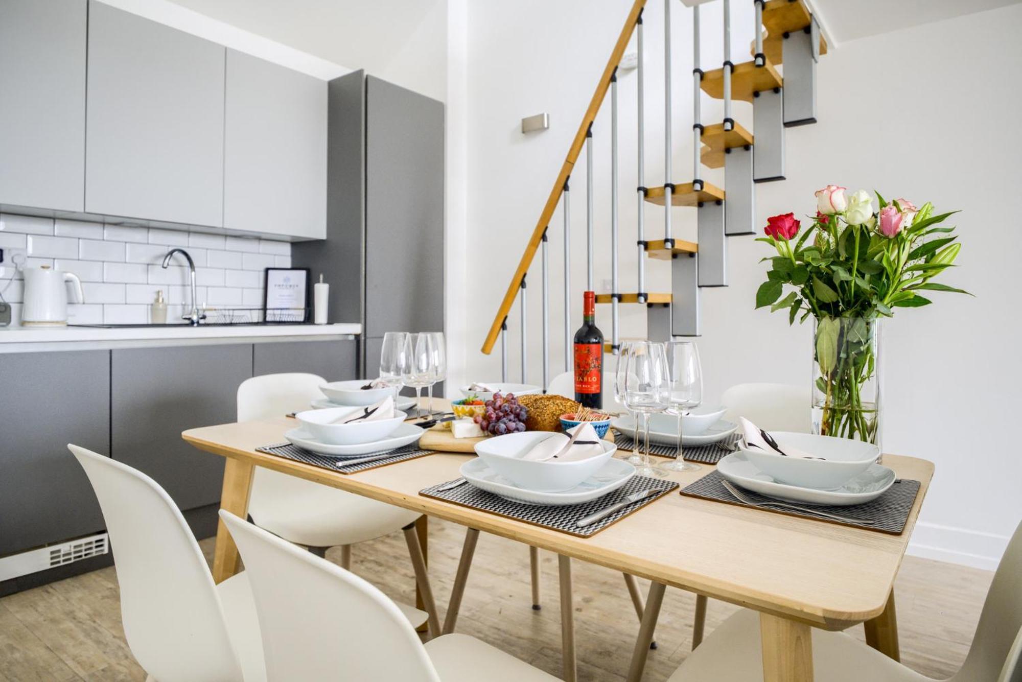 Coventry Large 4-Bed Townhouse By Empower Homes Eksteriør bilde