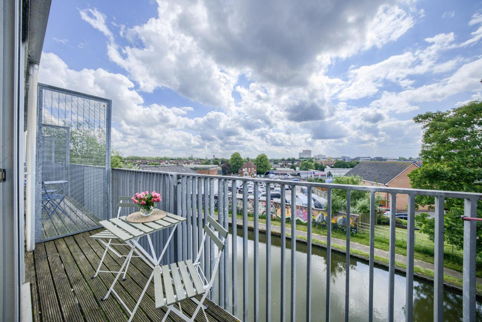 Coventry Large 4-Bed Townhouse By Empower Homes Eksteriør bilde