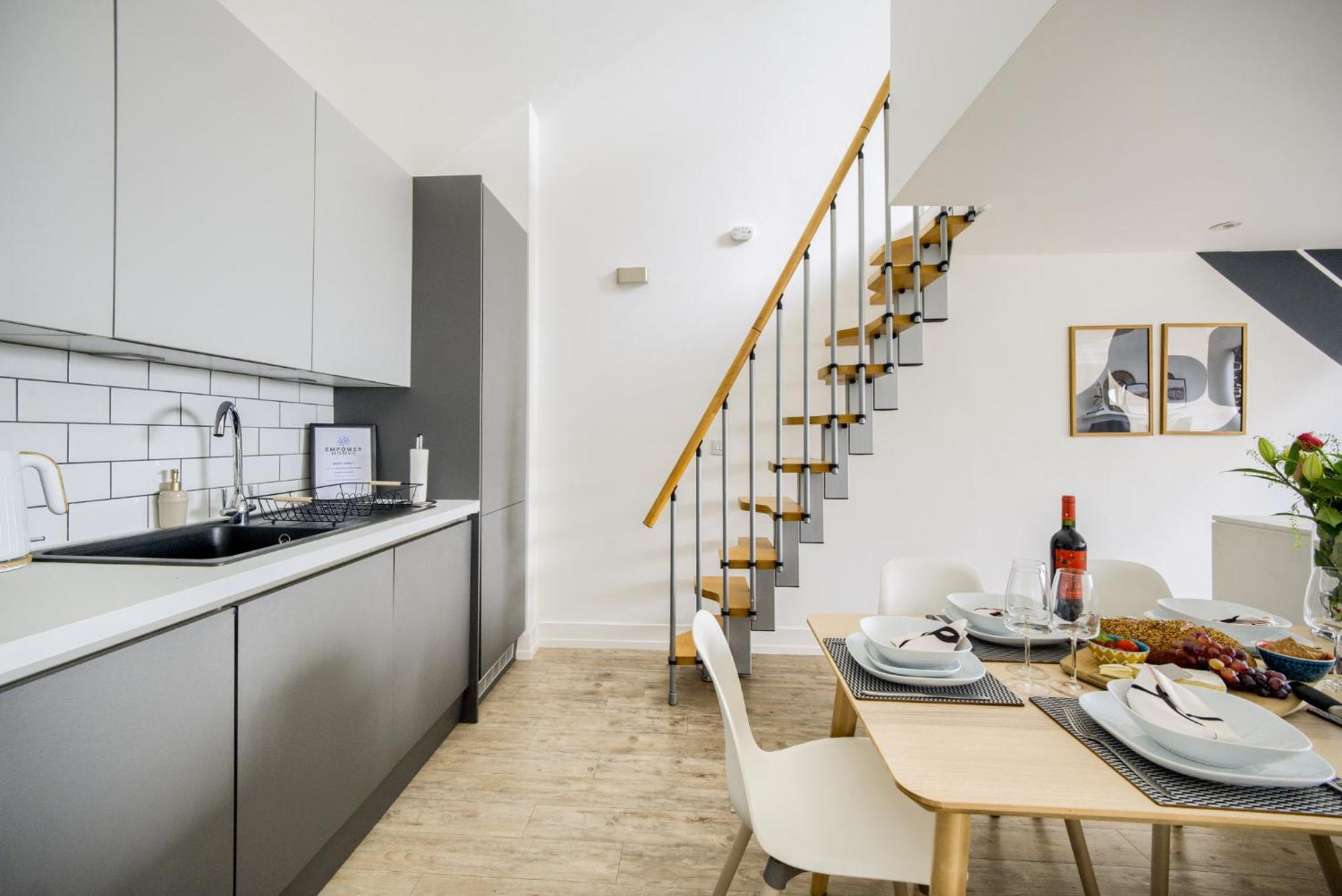 Coventry Large 4-Bed Townhouse By Empower Homes Eksteriør bilde