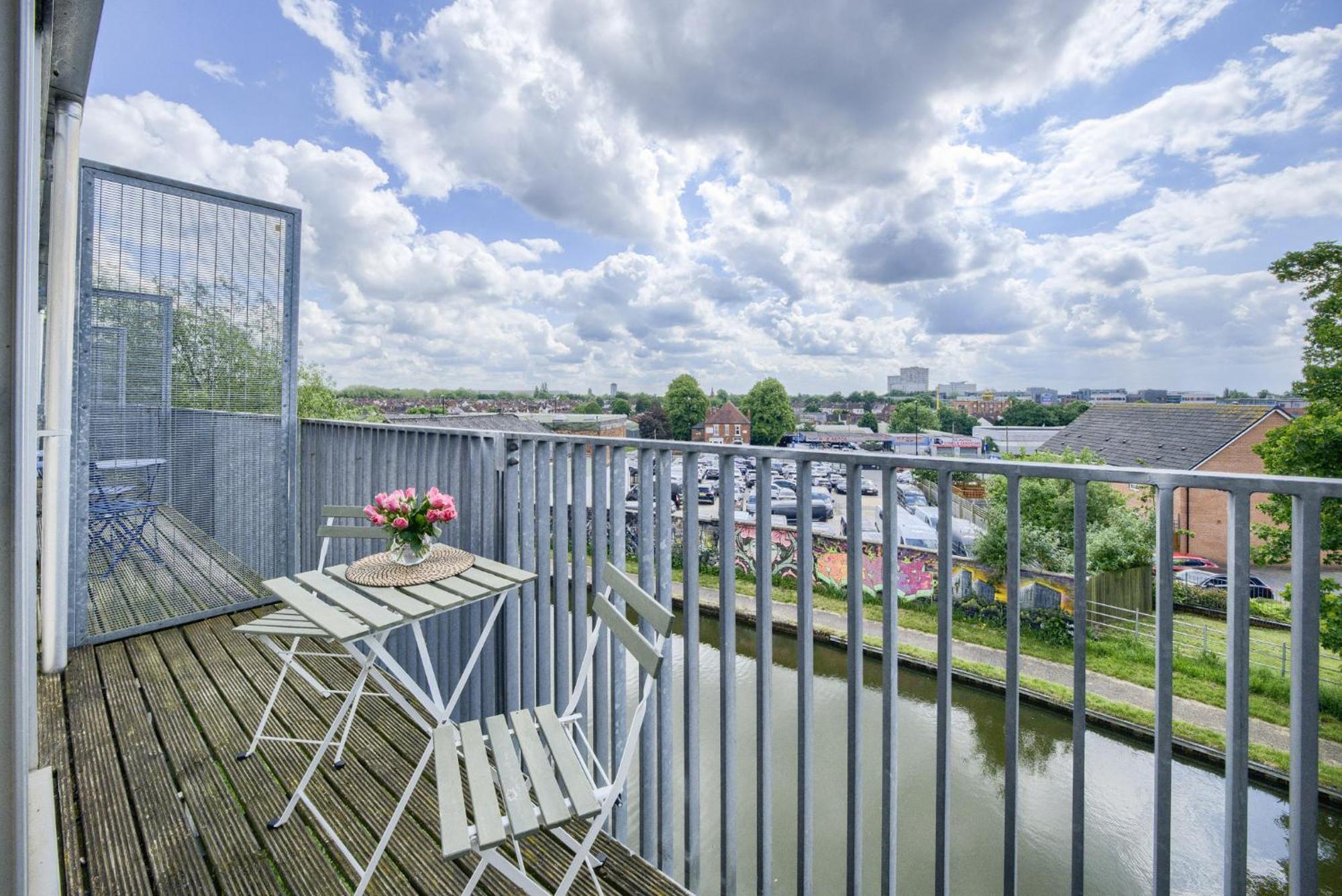 Coventry Large 4-Bed Townhouse By Empower Homes Eksteriør bilde